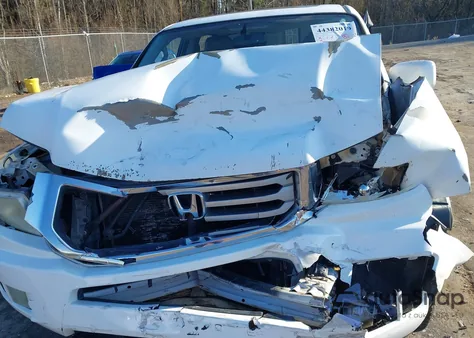 2013 Honda Ridgeline Rtl z USA, uszkodzony, nr VIN 5FPYK1F5XDB001032